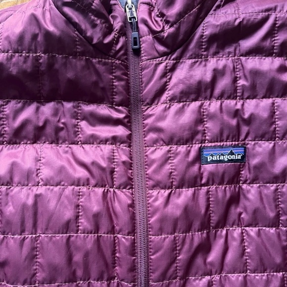 Patagonia Women's Burgundy Puffer Jacket medium - Picture 2 of 8